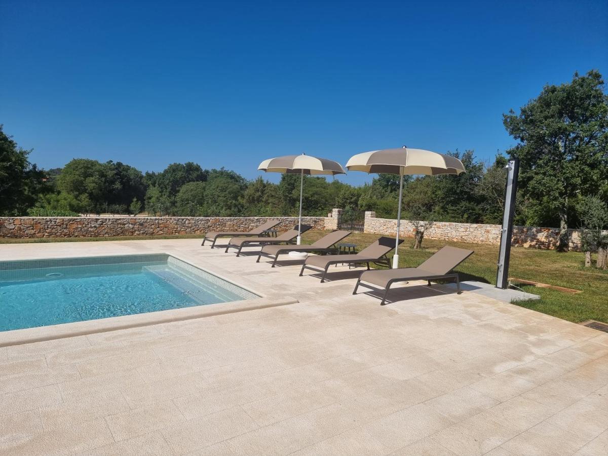 Luxury Villa Serena 2022 - With Heated Pool Cukrici エクステリア 写真
