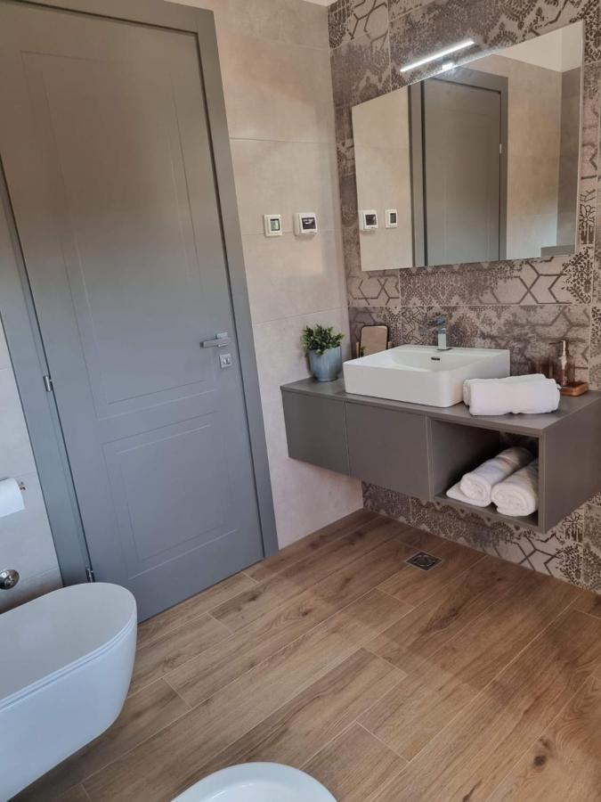 Luxury Villa Serena 2022 - With Heated Pool Cukrici エクステリア 写真