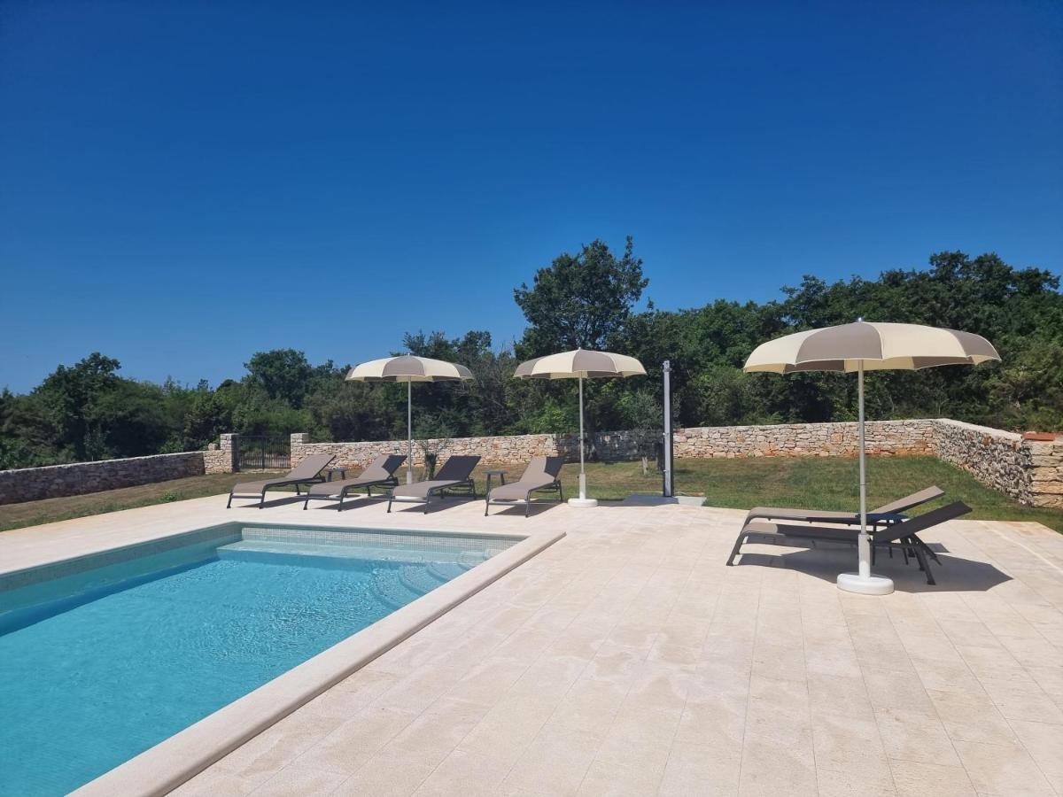 Luxury Villa Serena 2022 - With Heated Pool Cukrici エクステリア 写真