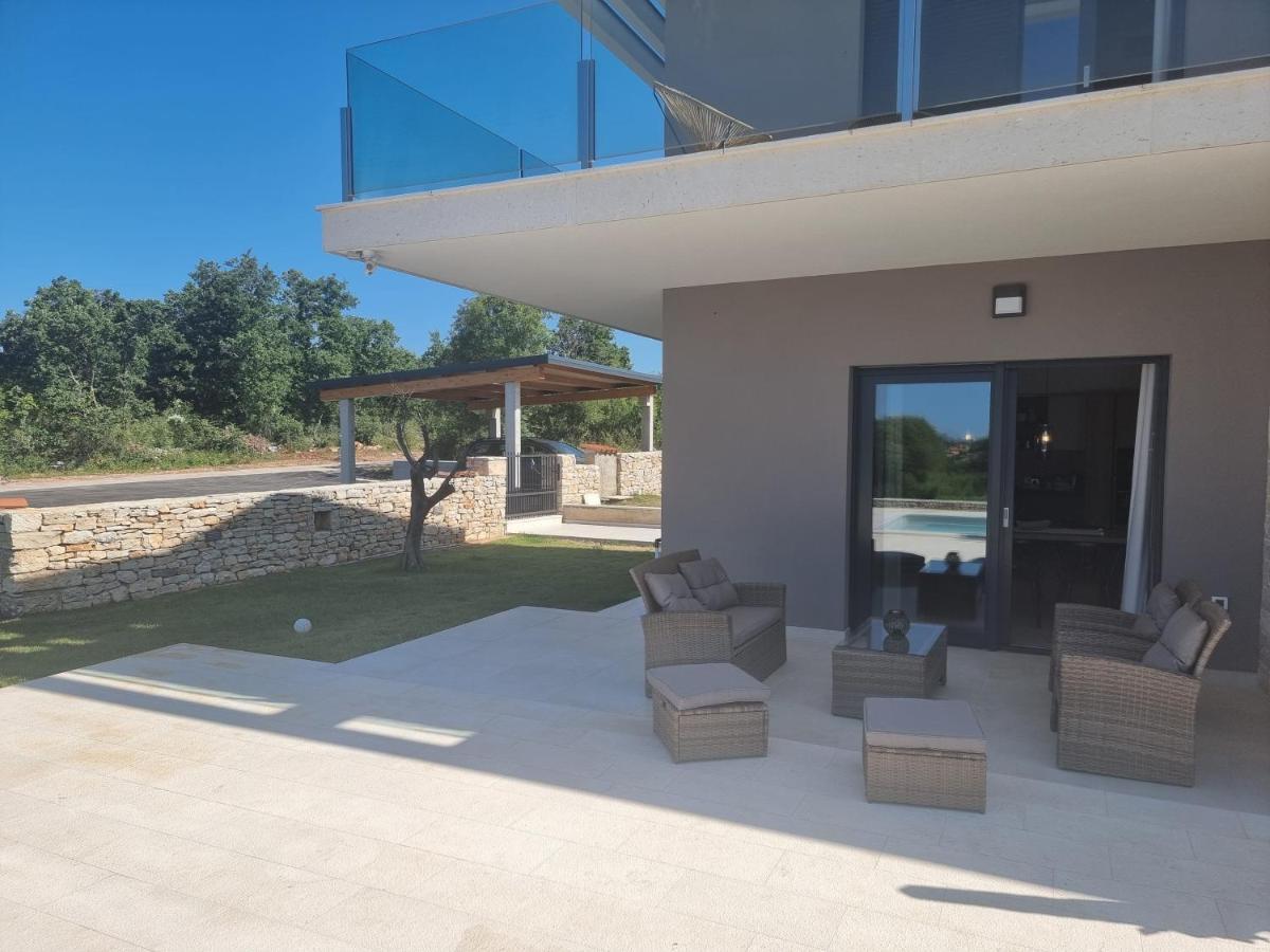 Luxury Villa Serena 2022 - With Heated Pool Cukrici エクステリア 写真